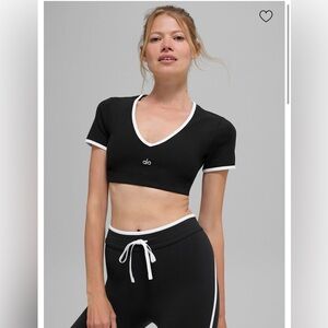 ALO Race Pace Short Sleeve Size Small